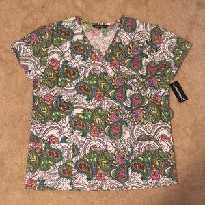 💝5/$25 Cassandra O scrub top paisley Medium NWT